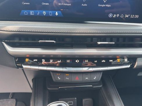 Certified 2025 Cadillac XT4 Premium Luxury w/ Cold Weather Package image 25