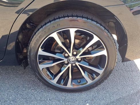 Used 2017 Toyota Corolla SE w/ Carpet Mat Package (TMS) FWD image 30