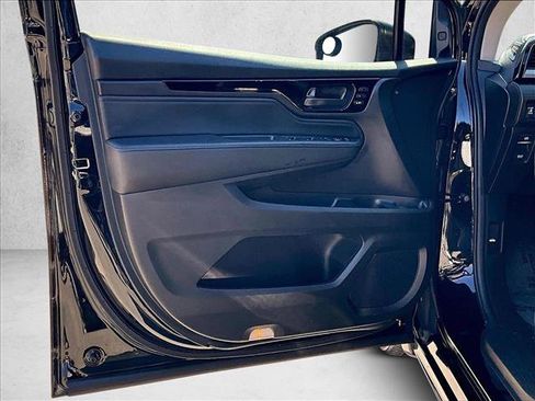 Used 2025 Honda Odyssey Touring image 15