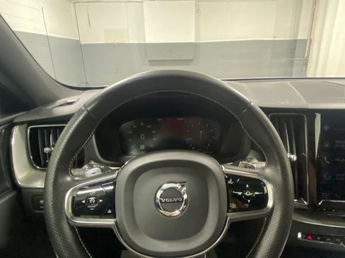 Used 2019 Volvo XC60 T6 R-Design AWD/4WD image 15