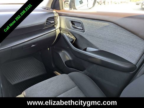 Used 2021 Nissan Rogue S image 19