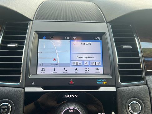 Used 2019 Ford Taurus Limited image 23