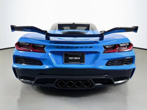 Used 2024 Chevrolet Corvette Z06 w/ Z07 Performance Package RWD image 10