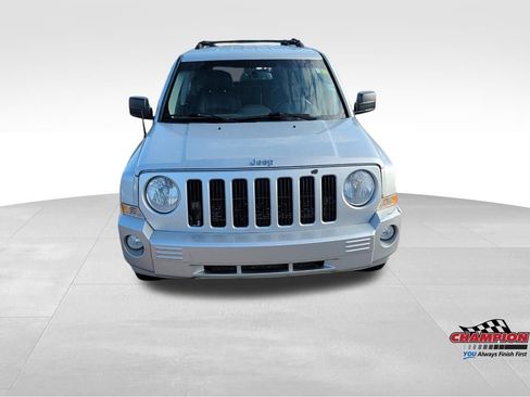 Used 2010 Jeep Patriot Limited image 9