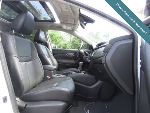 Used 2018 Nissan Rogue SL w/ Premium Package AWD/4WD image 13