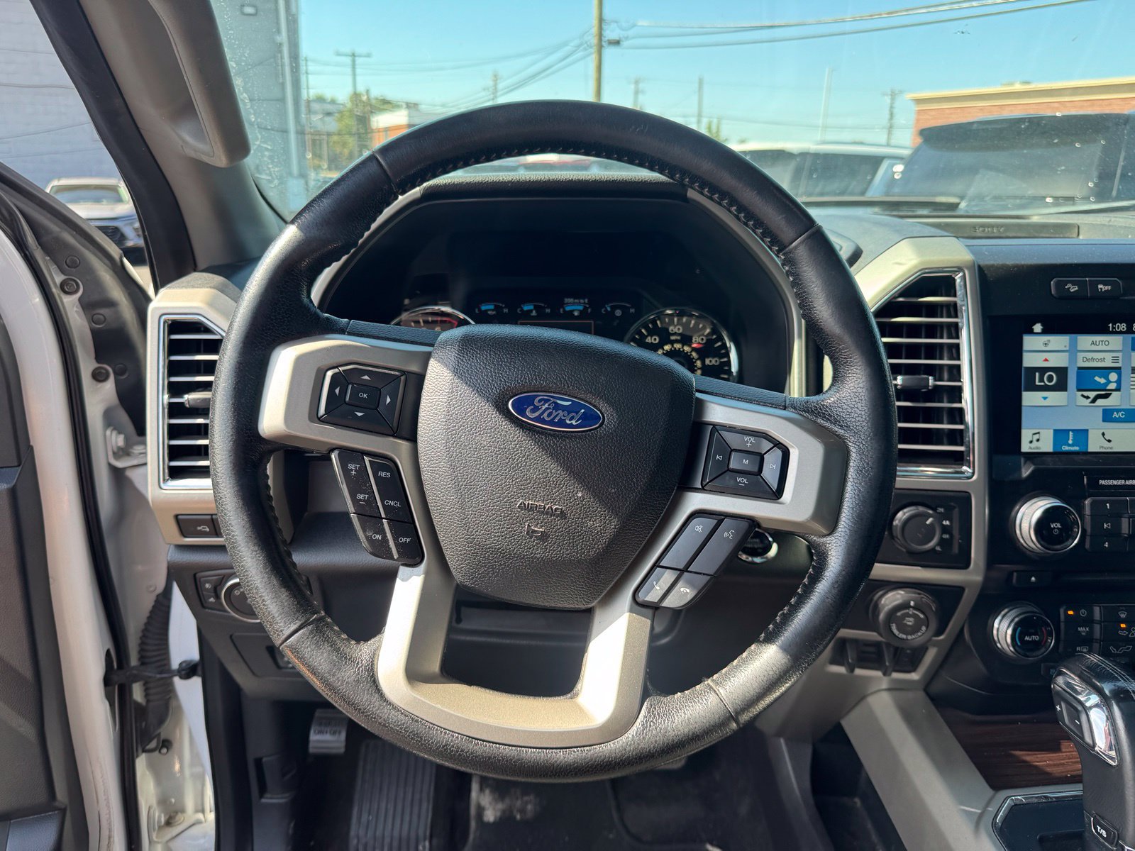 Used 2016 Ford F150 Lariat w/ Equipment Group 502A Luxury AWD/4WD image 19