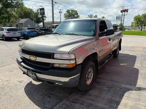 Used 2002 Chevrolet Silverado 2500 LT AWD/4WD image 4