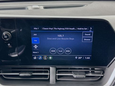 Used 2025 Chevrolet Trax LS image 19