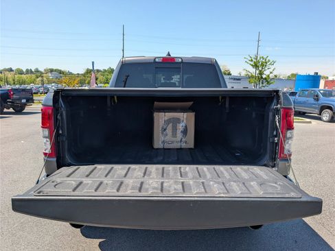 Used 2022 RAM 1500 Big Horn AWD/4WD image 14