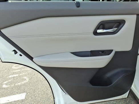 Certified 2023 Nissan Rogue SL w/ SL Premium Package image 12