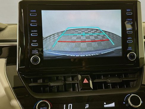 Used 2020 Toyota Corolla LE FWD image 24
