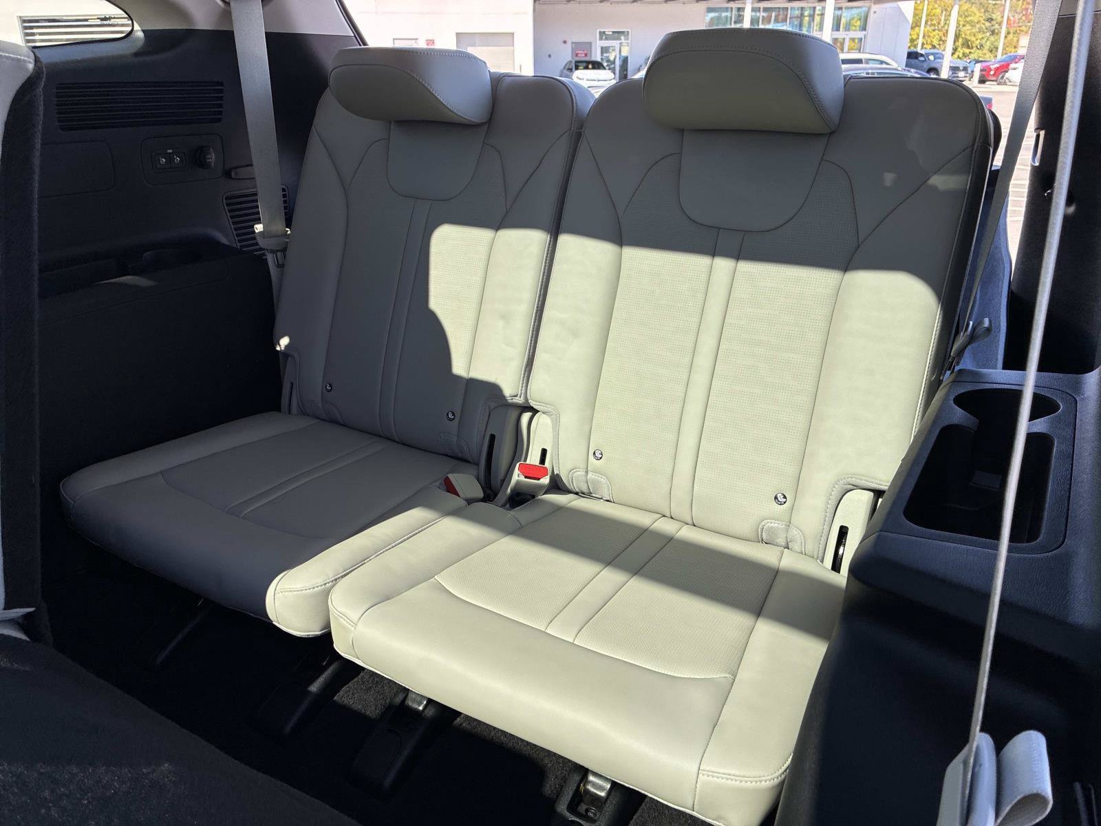 Used 2025 Kia Sorento S w/ Panoramic Sunroof Package AWD/4WD image 17