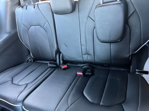 New 2026 Chrysler Pacifica Limited w/ S Appearance Package image 24