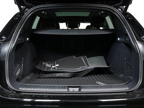 New 2027 Audi Q6 e-tron Premium image 28