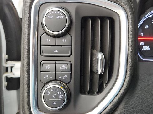 Used 2021 Chevrolet Silverado 2500 LT w/ Convenience Package image 26