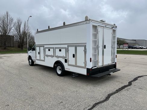 New 2027 Ford E-450 and Econoline 450 Super Duty w/ Power Equipment Group RWD image 2