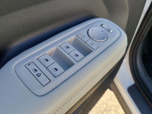 Used 2024 Hyundai Santa Fe SEL FWD image 19