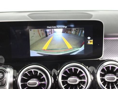 Used 2021 Mercedes-Benz GLB 250 image 18