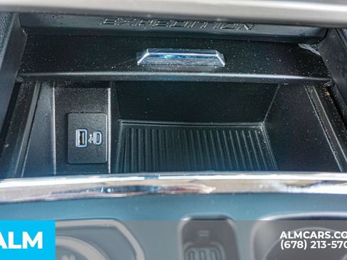 Used 2024 Ford Expedition XLT RWD image 43