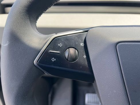 Used 2024 Tesla Cybertruck AWD Crew Cab image 27