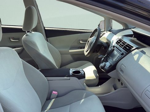 Used 2012 Toyota Prius V Three FWD image 18