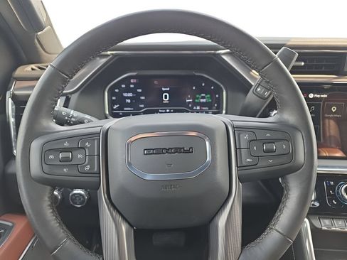 Used 2025 GMC Sierra 3500 Denali Ultimate AWD/4WD image 9