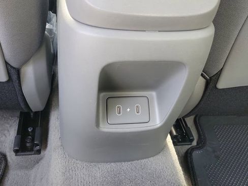Certified 2025 Hyundai Elantra SEL FWD image 17