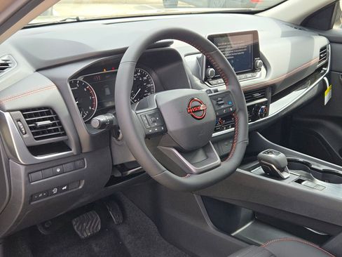 New 2026 Nissan Rogue SV AWD/4WD image 10