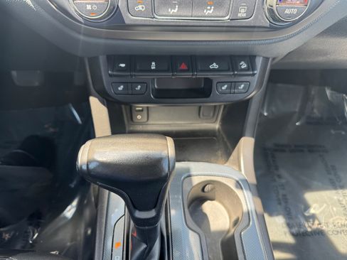 Used 2018 Chevrolet Colorado Z71 AWD/4WD image 15