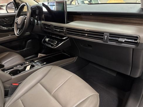 Certified 2023 Lincoln Corsair Reserve image 34