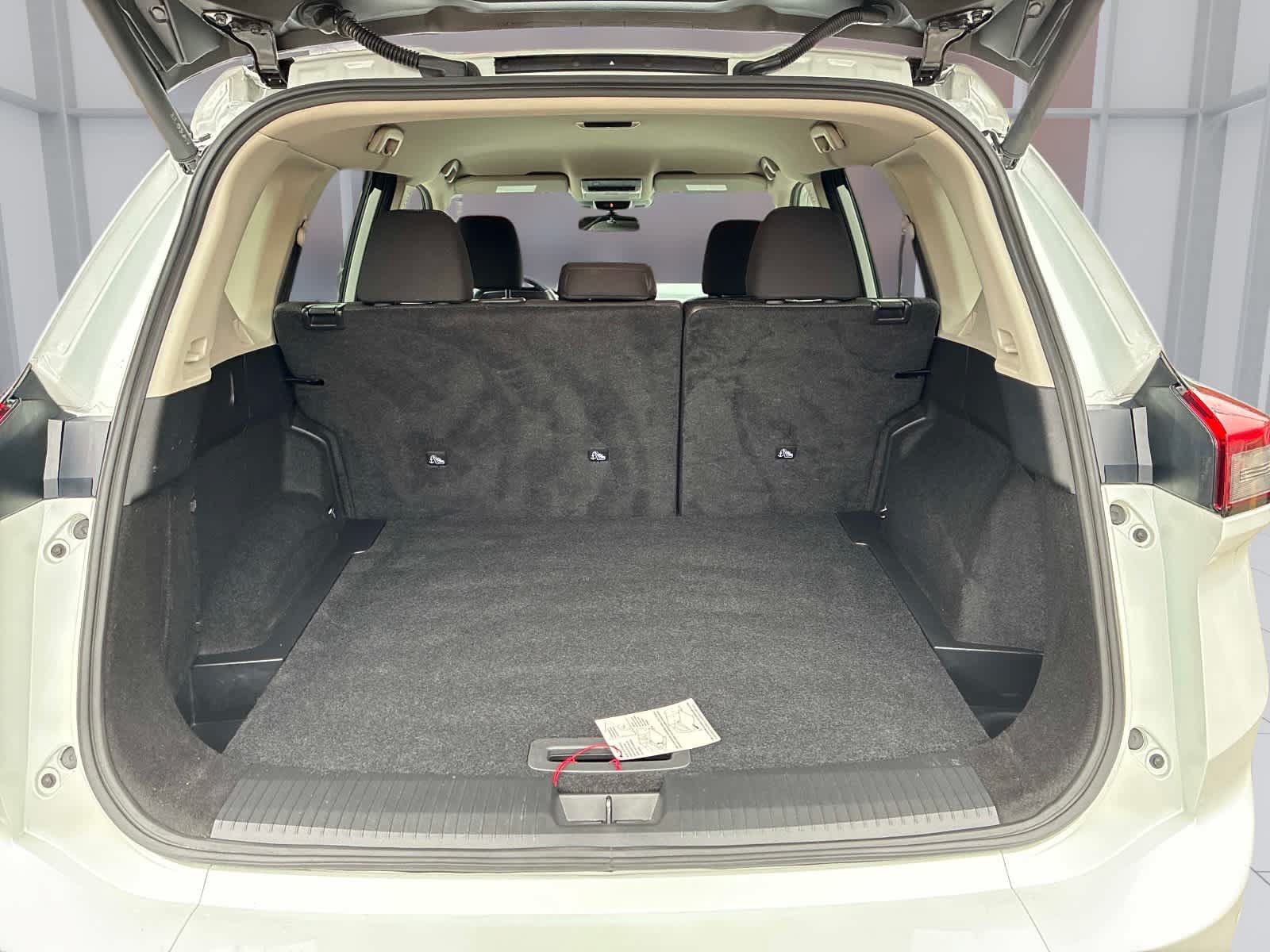 Used 2025 Nissan Rogue SV AWD/4WD image 20