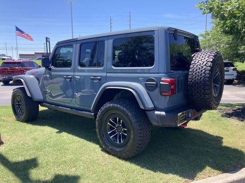 Used 2024 Jeep Wrangler Unlimited Rubicon AWD/4WD image 4