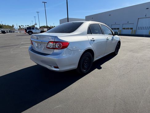 Used 2013 Toyota Corolla LE FWD image 3