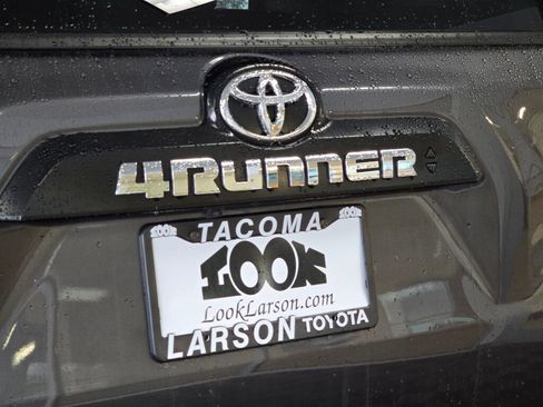 Used 2022 Toyota 4Runner TRD Off-Road Premium image 14