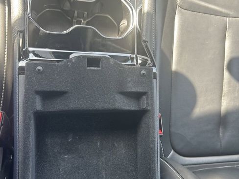 Used 2023 Jeep Grand Cherokee Limited w/ Black Appearance Package AWD/4WD image 42