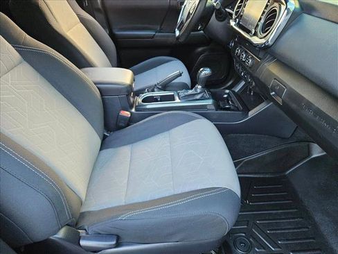 Used 2020 Toyota Tacoma TRD Off-Road image 18