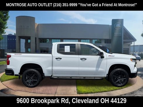 Used 2024 Chevrolet Silverado 1500 LT Trail Boss AWD/4WD image 3