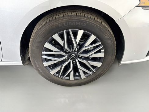 Used 2026 Nissan Altima 2.5 SV AWD/4WD image 32