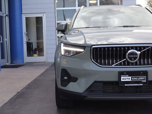 Used 2024 Volvo XC40 B5 Plus AWD/4WD image 28
