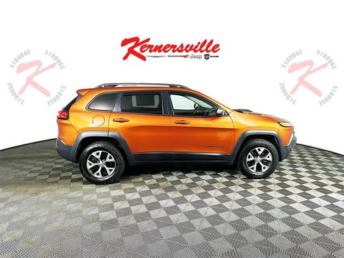 Used 2016 Jeep Cherokee Trailhawk w/ Trailer Tow Group image 8