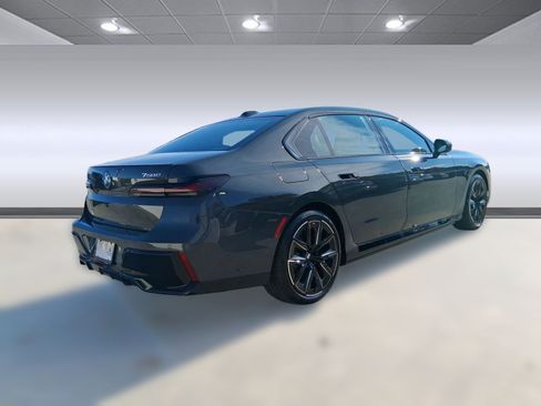 New 2026 BMW 750e xDrive w/ Executive Package image 9
