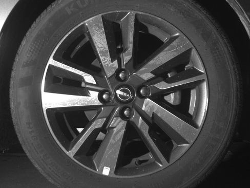 Used 2025 Nissan Versa SV w/ Trunk Package FWD image 10