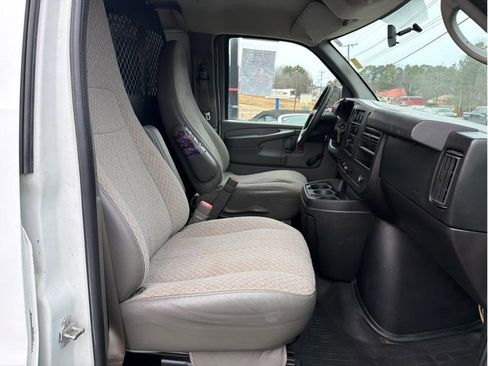 Used 2012 Chevrolet Express 2500 image 10