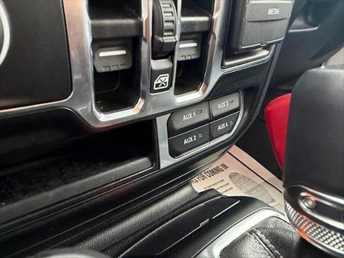 Used 2022 Jeep Gladiator Overland w/ Popular Equipment Package AWD/4WD image 9
