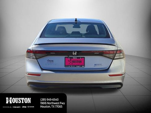 Used 2023 Honda Accord Sport image 4