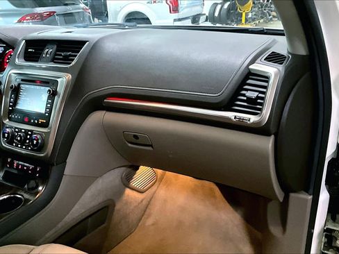 Used 2014 GMC Acadia Denali image 19