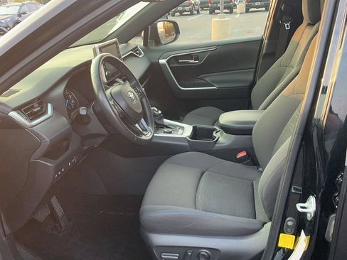 Used 2022 Toyota RAV4 SE w/ Convenience Package AWD/4WD image 17