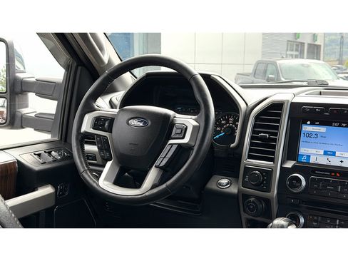 Used 2017 Ford F150 Lariat w/ Equipment Group 502A Luxury AWD/4WD image 16