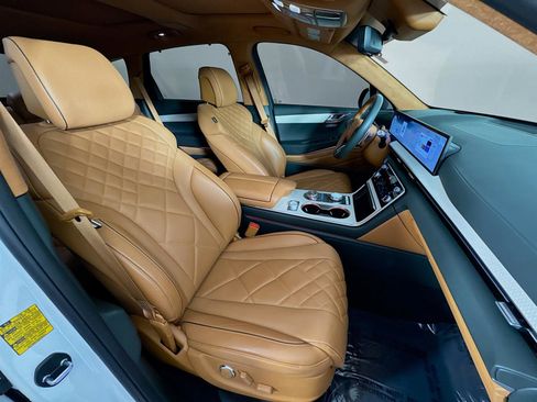 Certified 2025 Genesis GV80 3.5T Prestige image 30