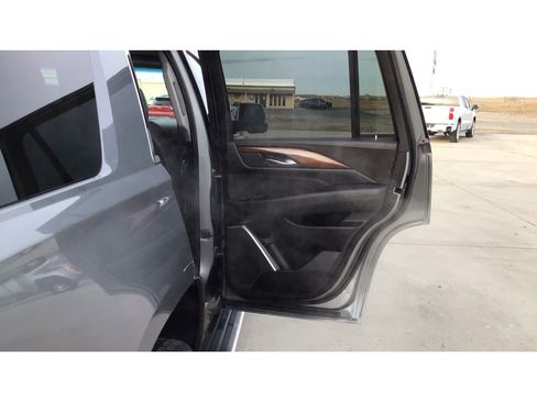Used 2020 Cadillac Escalade Premium Luxury AWD/4WD image 15